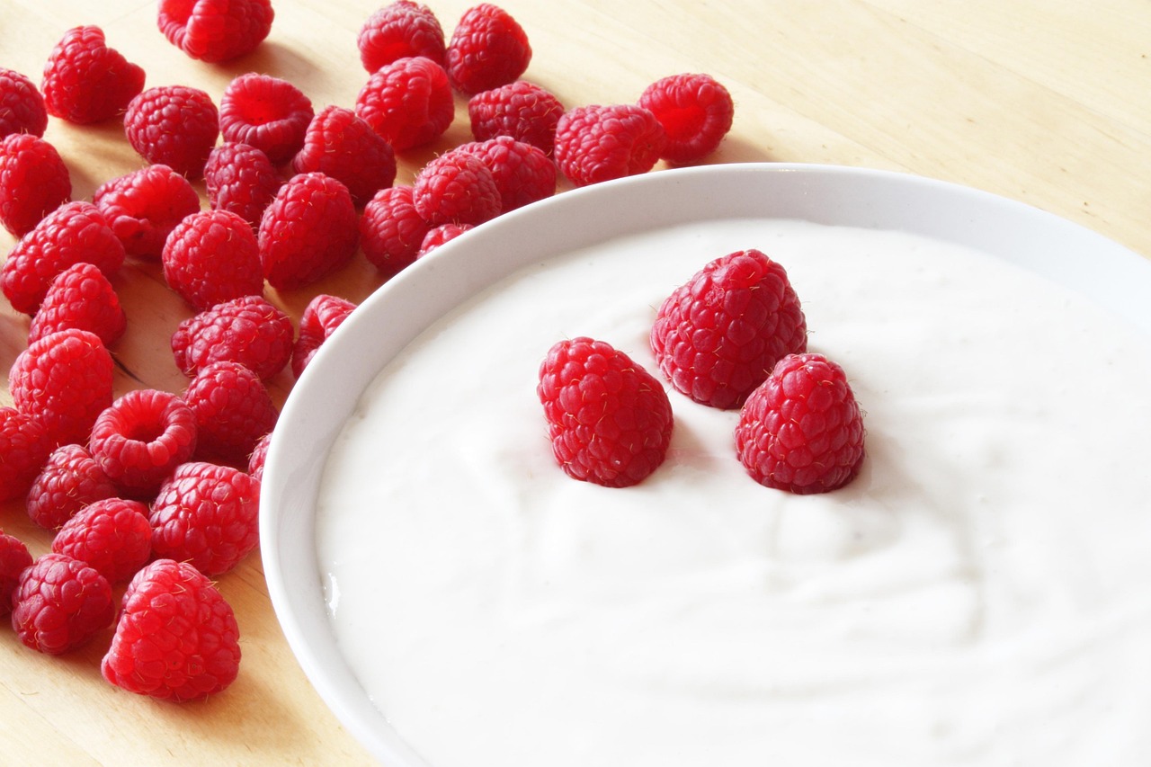 raspberries, yogurt, nature, fresh, breakfast, pink, red, naturally, awakening, edible, summer, natural yoghurt, vanilla, pod, garnish, table, tomorrow, meal, yogurt, yogurt, yogurt, yogurt, yogurt